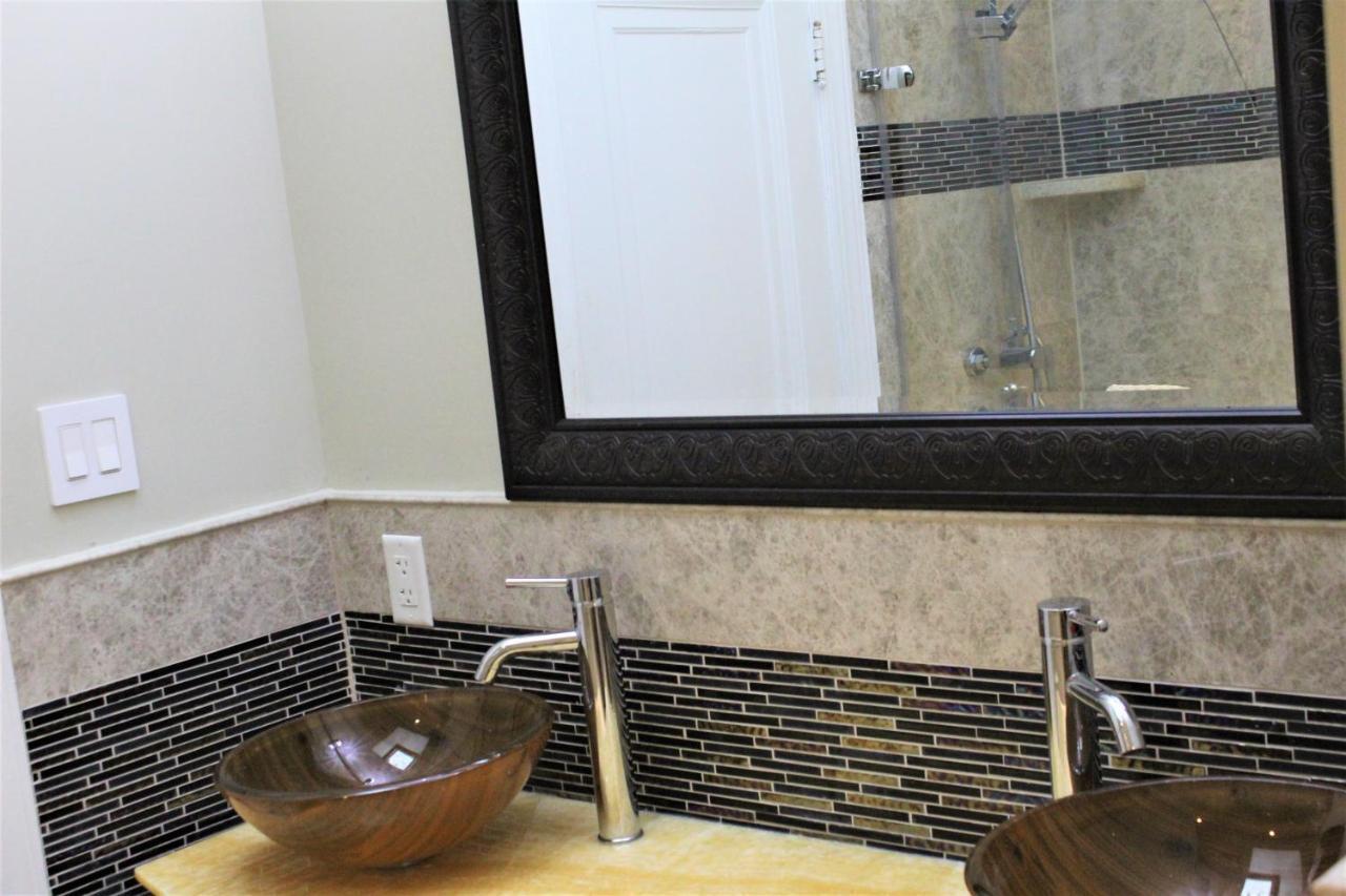 Master Bedroom-Private Bath, Washington Dc 外观 照片